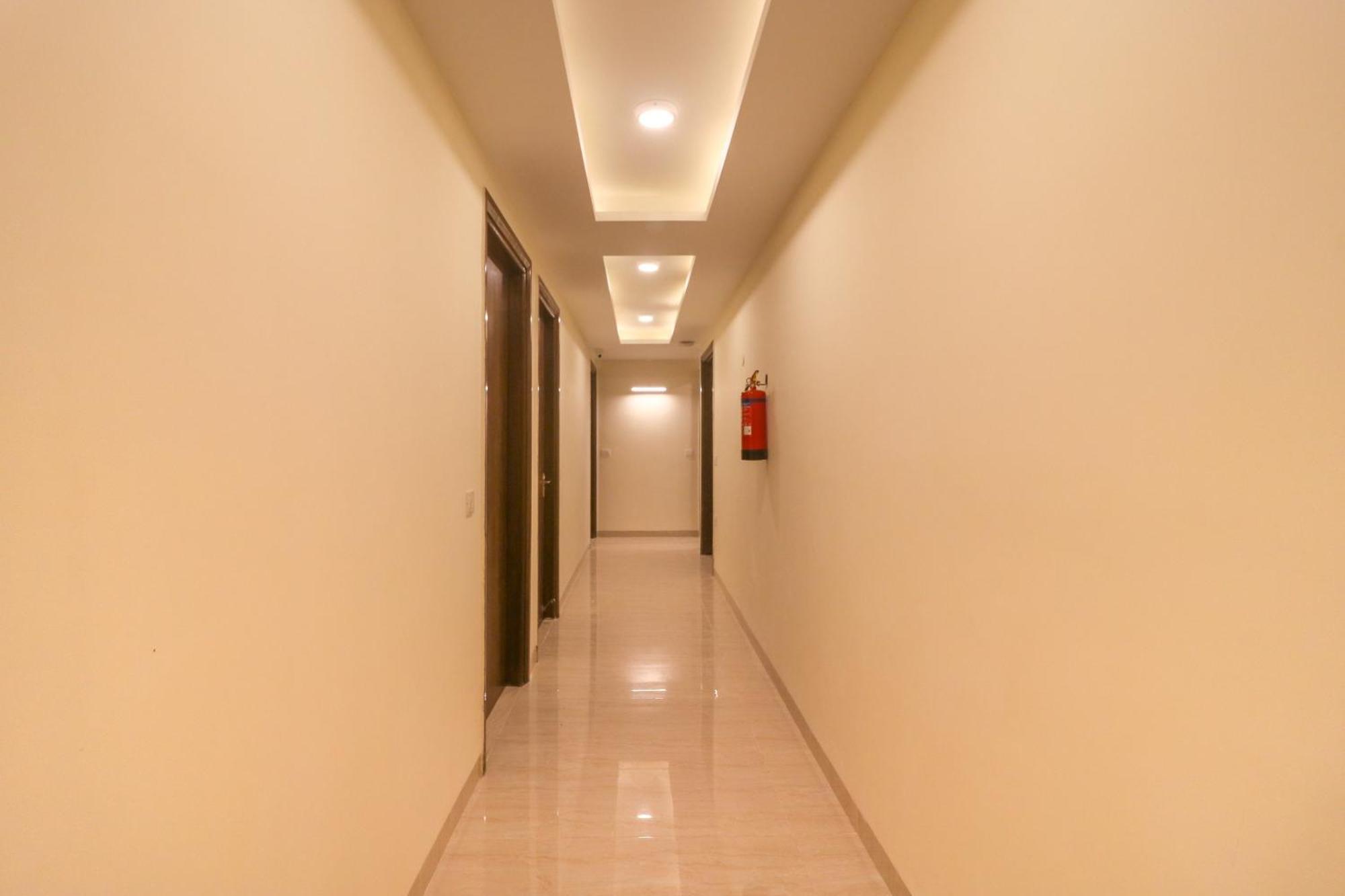 Super Hotel O Comfort Residency Near Artemis Hospital Gurgaon Buitenkant foto