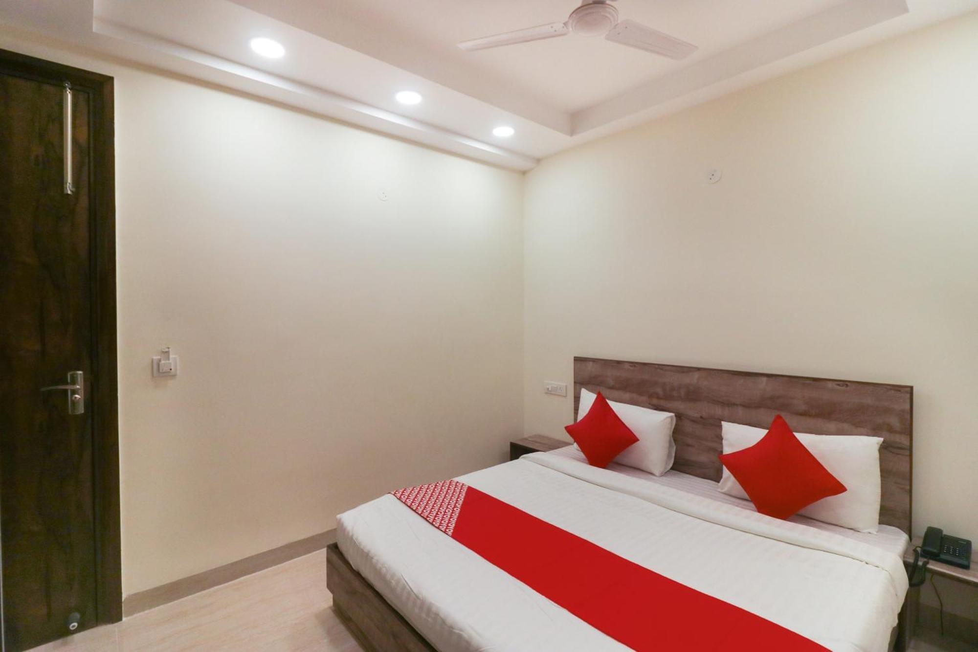 Super Hotel O Comfort Residency Near Artemis Hospital Gurgaon Buitenkant foto