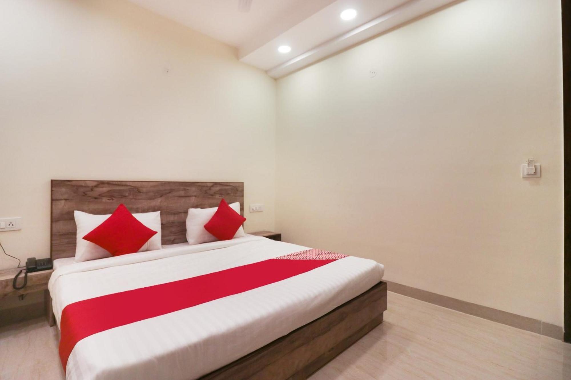 Super Hotel O Comfort Residency Near Artemis Hospital Gurgaon Buitenkant foto