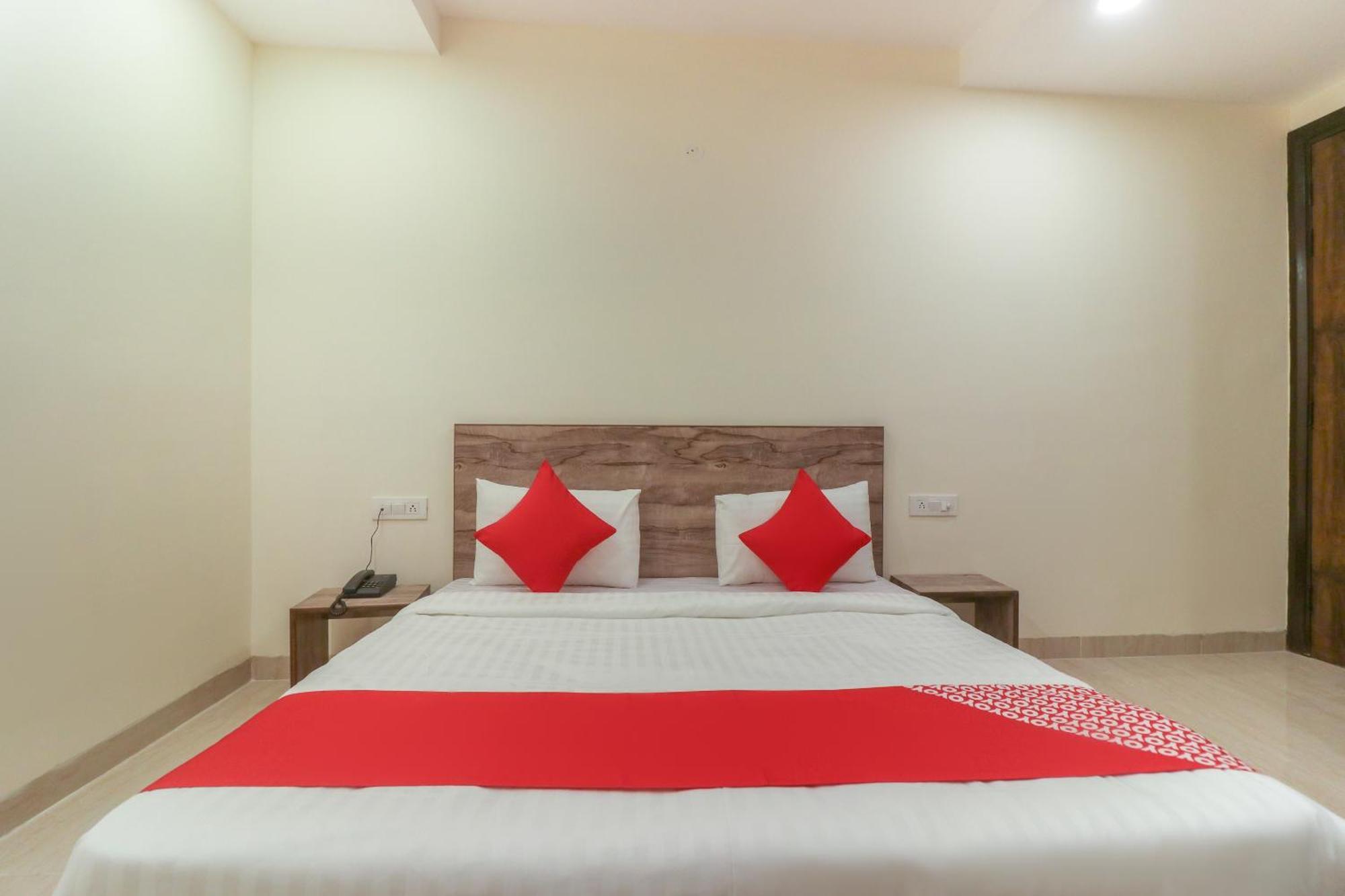 Super Hotel O Comfort Residency Near Artemis Hospital Gurgaon Buitenkant foto